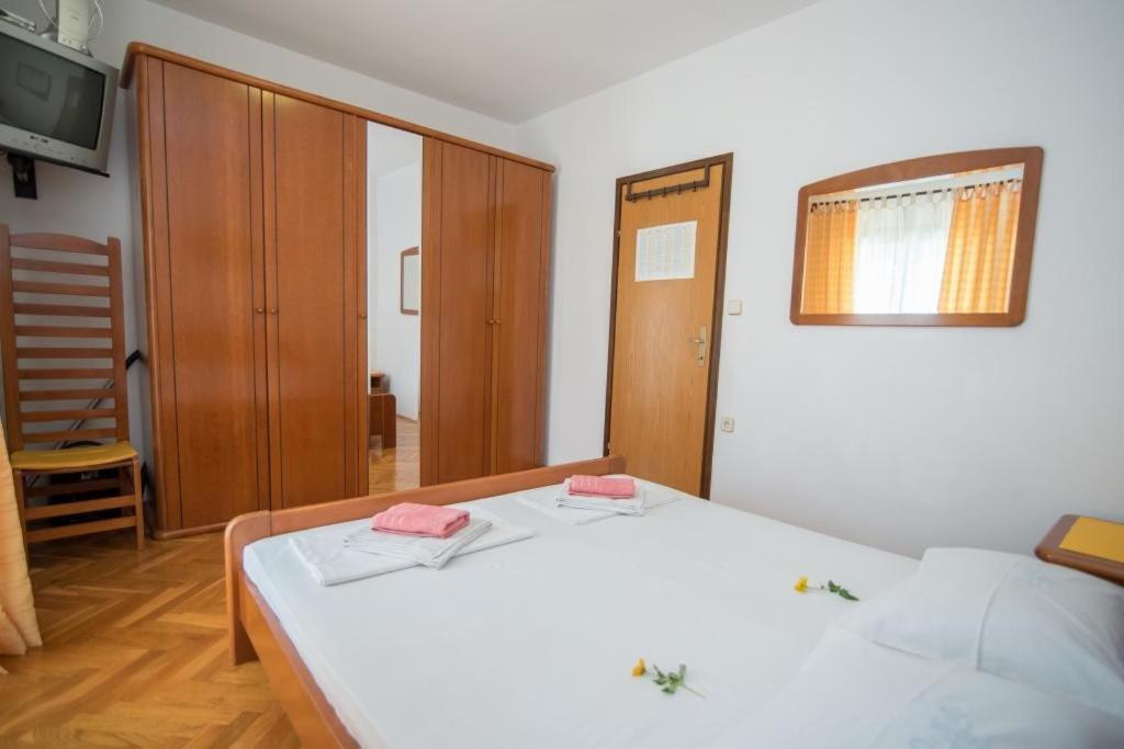 Apartments Natasa Supetar Kültér fotó