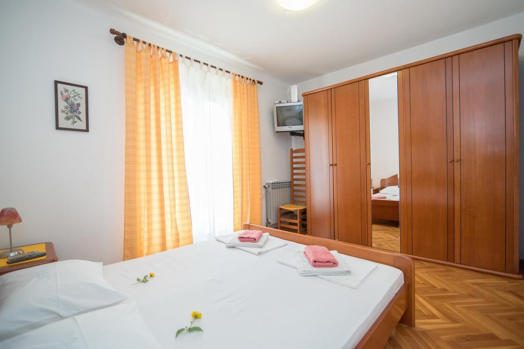 Apartments Natasa Supetar Kültér fotó